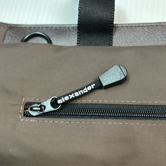 NWOT. Derek Alexander Brown Nylon Top Zip Tote - Unisex - Picture 10 of 15